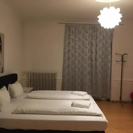 Homestay Zuerizimmer *