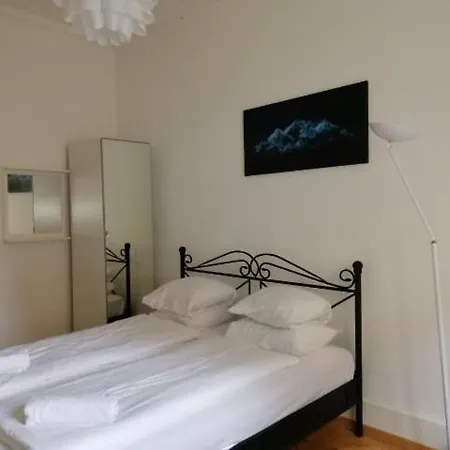 Homestay Zuerizimmer *