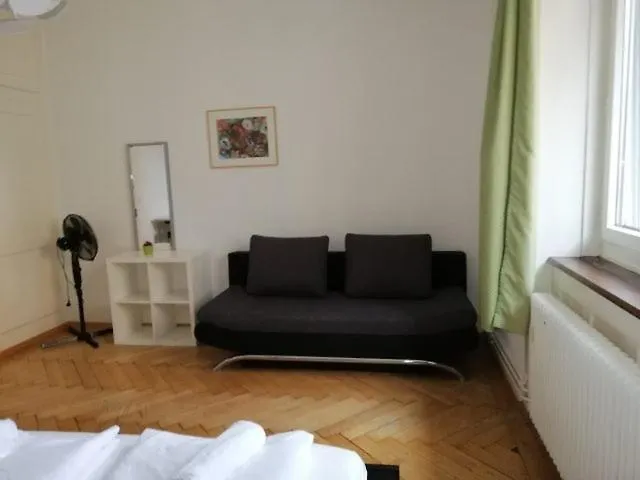 Zuerizimmer *